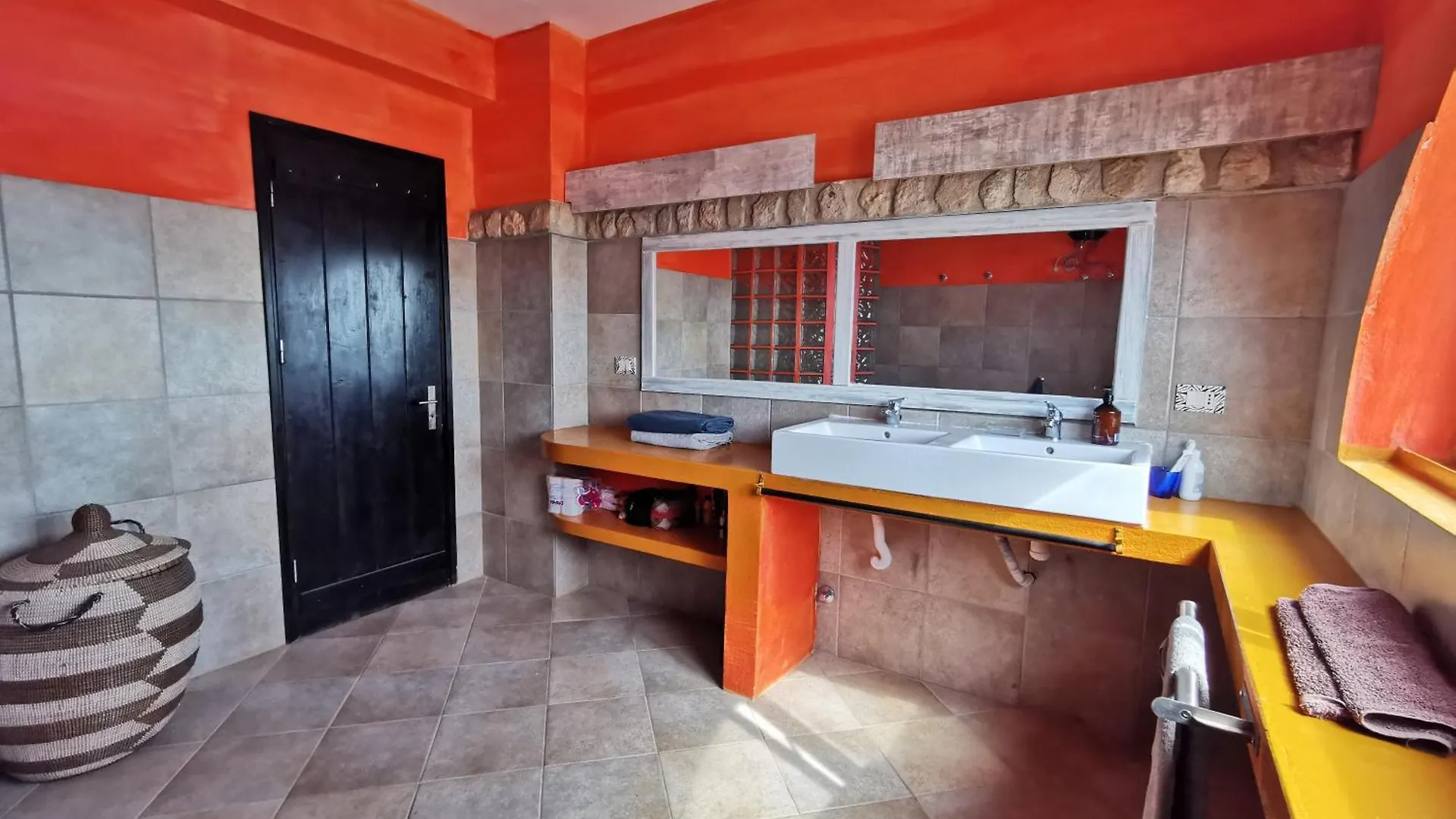 Surfactivity Guest House Santa Maria Couette-café